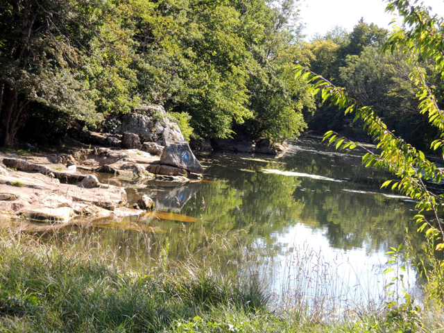 Prazno kupalište na Bogdanici u Čanić Gaju...                                                                                                                                                                                                             